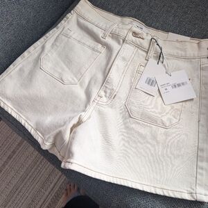 Avara Christy (JBD Patch Pocket) Off-white Women's Jean Shorts